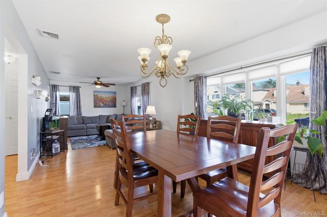 632 Wyngate Drive W, Valley Stream, NY 11580