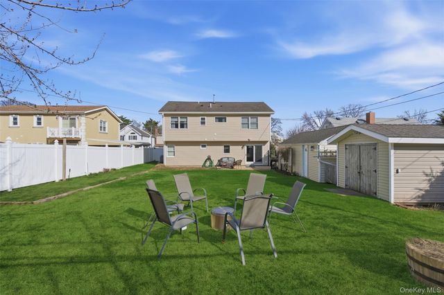 632 Wyngate Drive W, Valley Stream, NY 11580