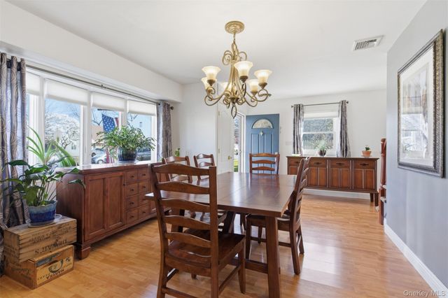 632 Wyngate Drive W, Valley Stream, NY 11580