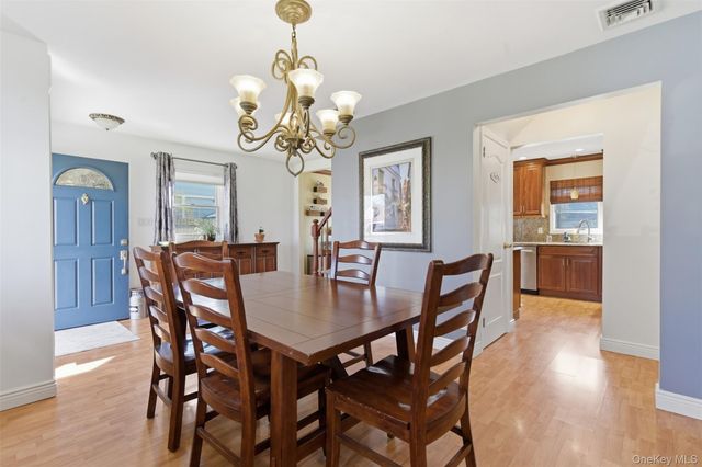 632 Wyngate Drive W, Valley Stream, NY 11580