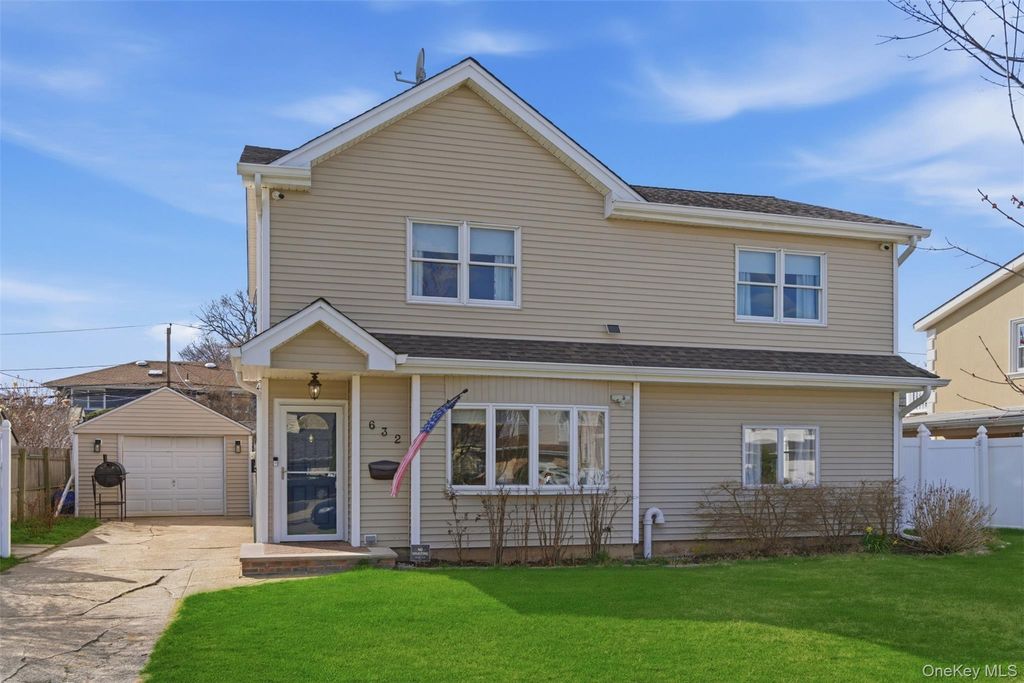 632 Wyngate Drive W, Valley Stream, NY 11580