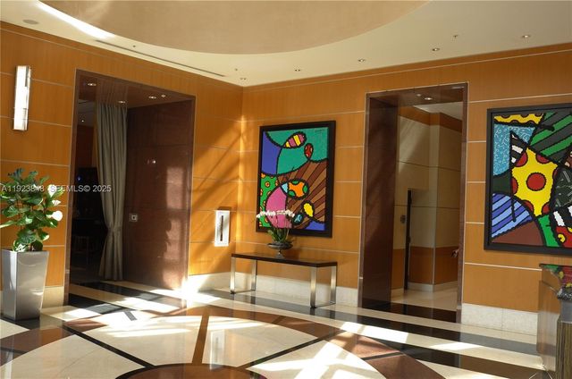 253 NE 2nd St 908, Miami, FL 33132