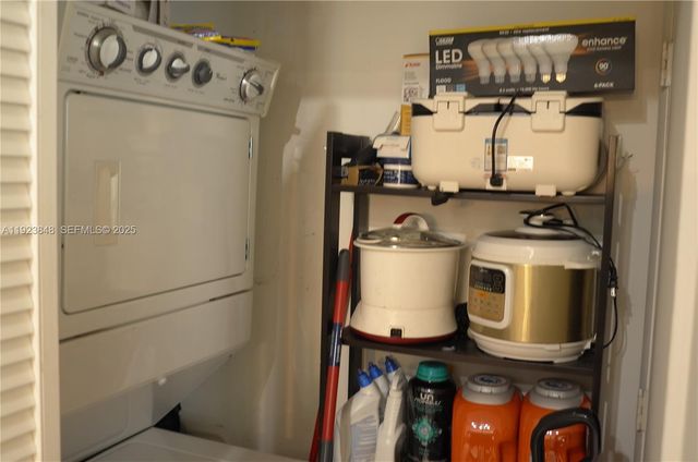 253 NE 2nd St 908, Miami, FL 33132