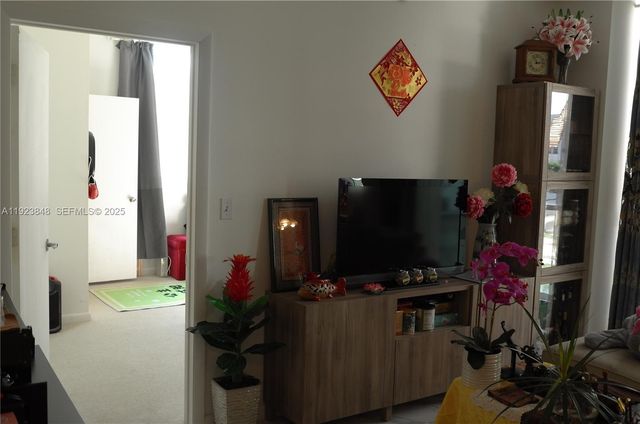 253 NE 2nd St 908, Miami, FL 33132