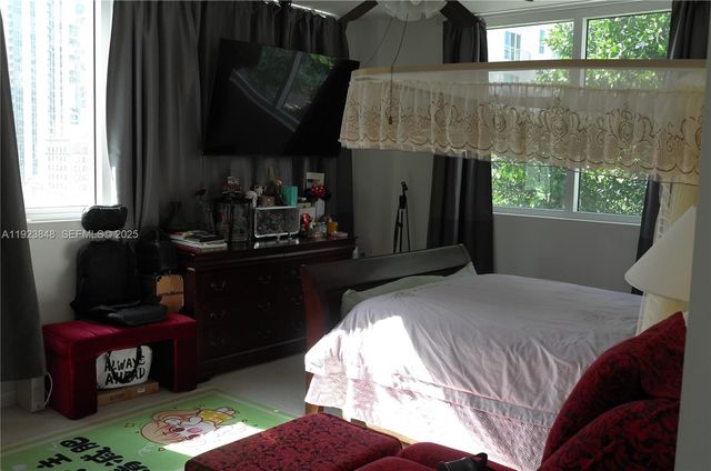 253 NE 2nd St 908, Miami, FL 33132