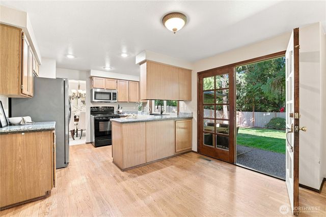 23424 NE 27th Street, Sammamish, WA 98074