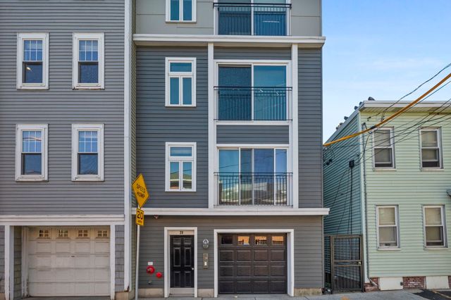 28 Mitchell St 1, Boston, MA 02127