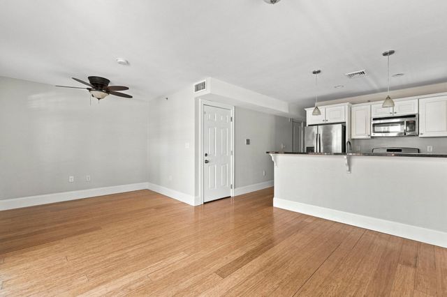 28 Mitchell St 1, Boston, MA 02127