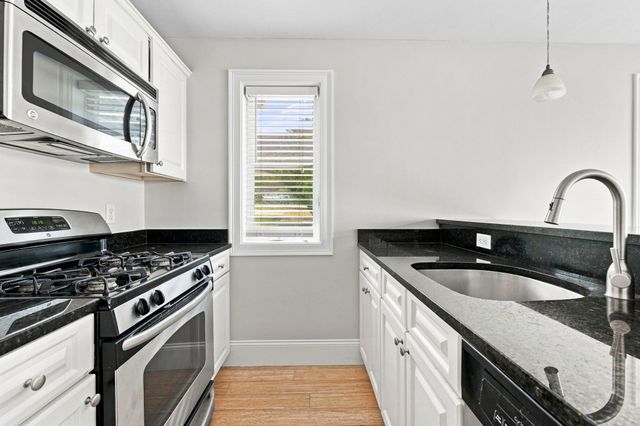 28 Mitchell St 1, Boston, MA 02127