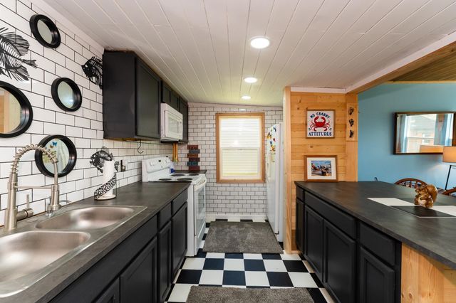 11935 N Shore Drive, Garfield Twp, MI 48632