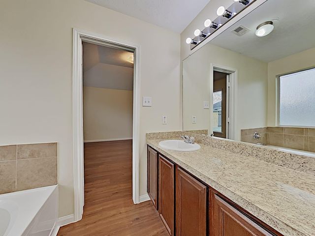 4026 Hawthorne Glen Court, Fresno, TX 77545