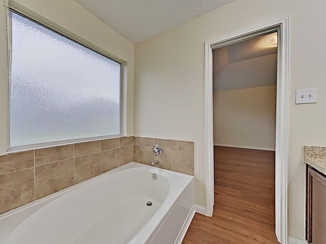 4026 Hawthorne Glen Court, Fresno, TX 77545