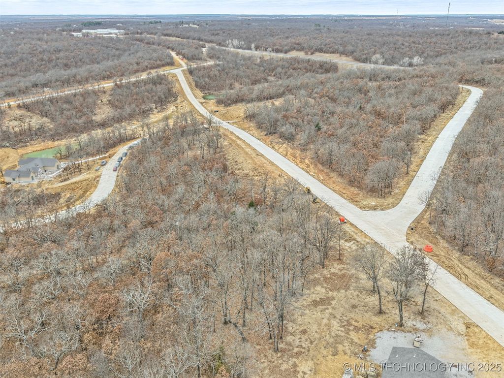 15956 Lakewood Circle, Skiatook, OK 74070