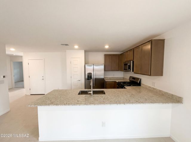 12864 E Curly Neal Drive, Tucson, AZ 85747