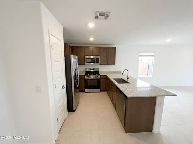 12864 E Curly Neal Drive, Tucson, AZ 85747