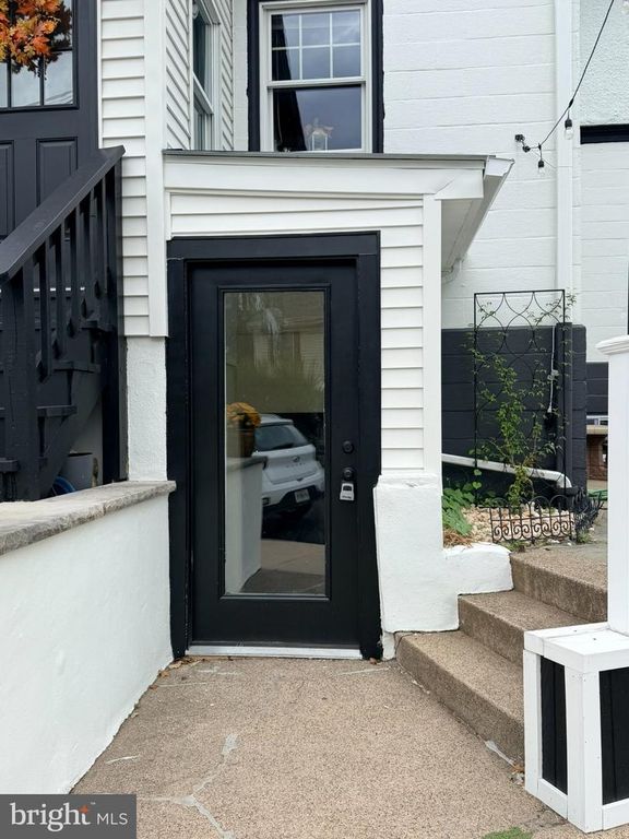 248 W STATE ST, DOYLESTOWN, PA 18901 — exterior