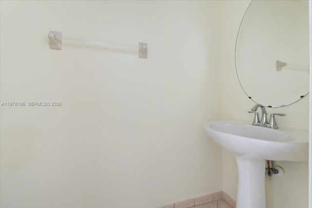 9239 SW 227th St 9, Cutler Bay, FL 33190