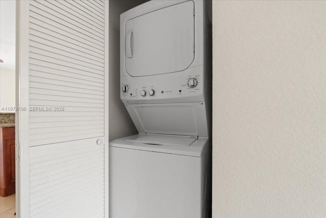 9239 SW 227th St 9, Cutler Bay, FL 33190