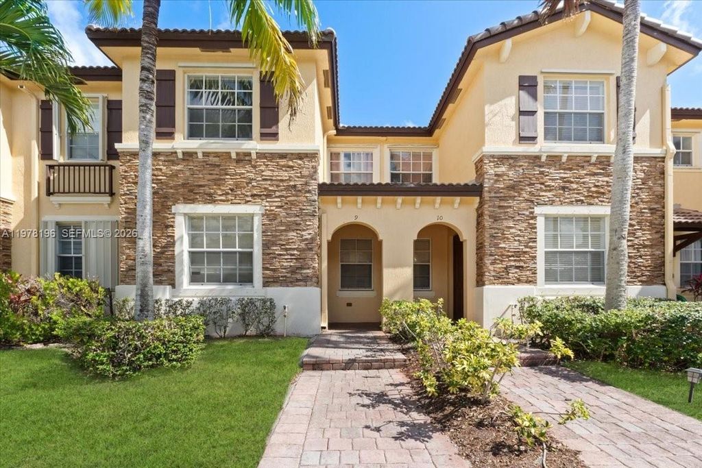 9239 SW 227th St 9, Cutler Bay, FL 33190