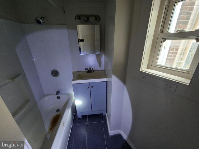 235 N LUZERNE AVE, Baltimore, MD 21224