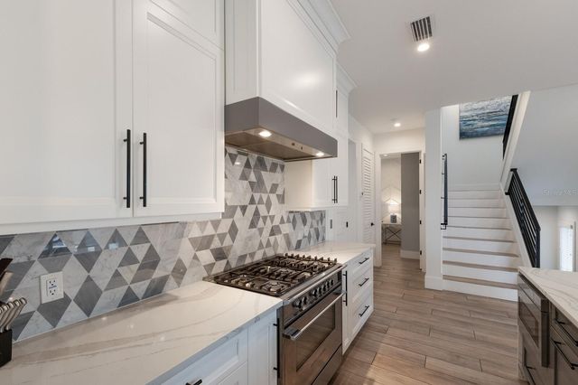 6605 GULF DRIVE, Holmes Beach, FL 34217