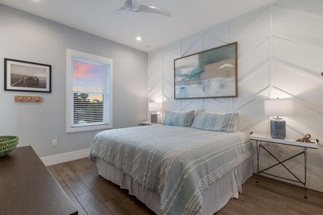 6605 GULF DRIVE, Holmes Beach, FL 34217