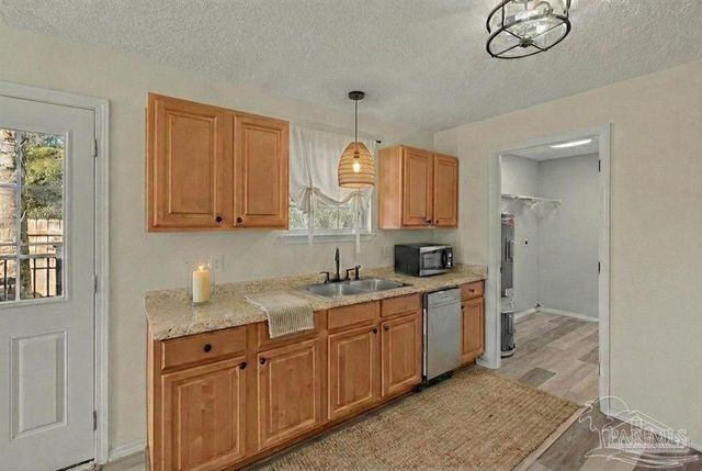 2920 W Gonzalez St, Pensacola, FL 32505