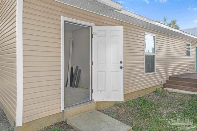 2920 W Gonzalez St, Pensacola, FL 32505