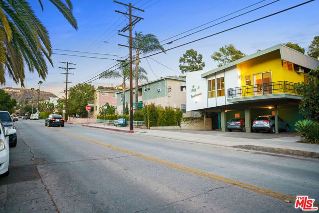 2488 N Beachwood Drive 2, Los Angeles, CA 90068