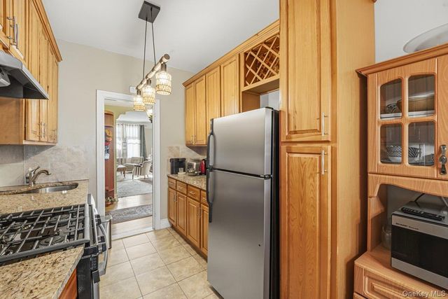 110-21 73 Road 6H, Forest Hills, NY 11375