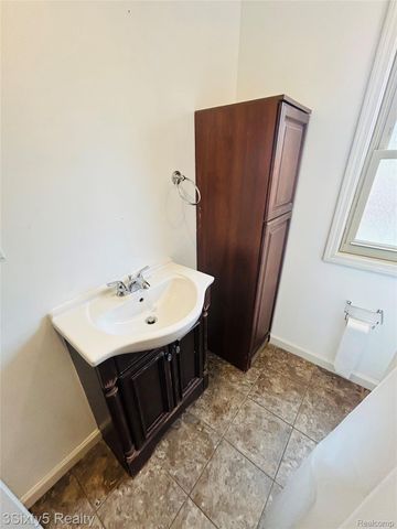 1919 Goddard Street, Wyandotte, MI 48192