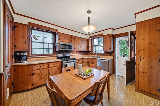 137 East Genesee Street, Auburn, NY 13021
