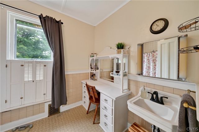 137 East Genesee Street, Auburn, NY 13021