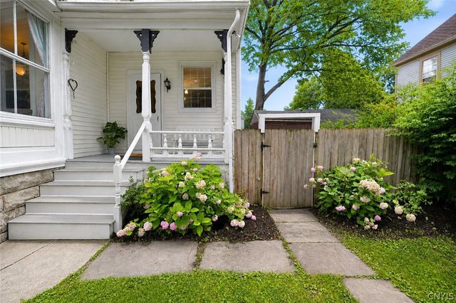 137 East Genesee Street, Auburn, NY 13021