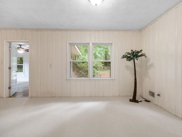 109 Pinetree Circle, Spartanburg, SC 29307