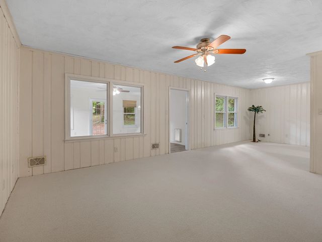 109 Pinetree Circle, Spartanburg, SC 29307