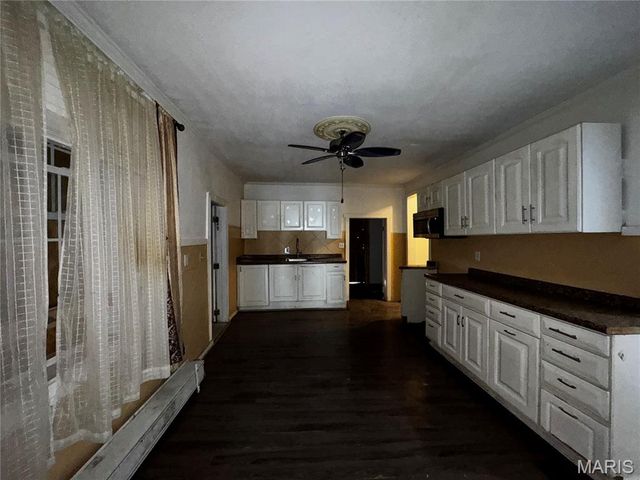 8422 Pennsylvania Avenue, St Louis, MO 63111