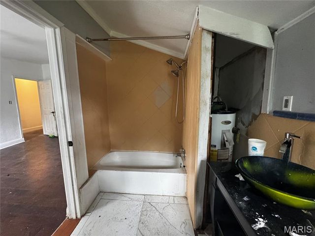 8422 Pennsylvania Avenue, St Louis, MO 63111