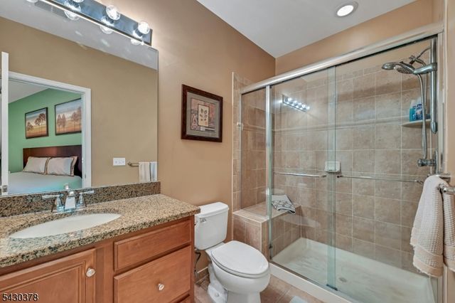 909 Brook Hollow Dr 909, Hanover Twp., NJ 07981