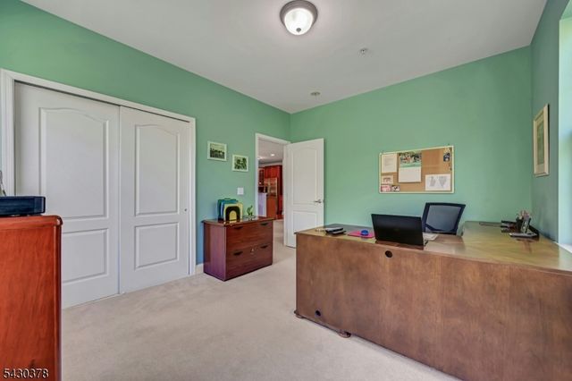 909 Brook Hollow Dr 909, Hanover Twp., NJ 07981