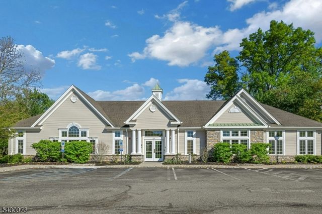909 Brook Hollow Dr 909, Hanover Twp., NJ 07981