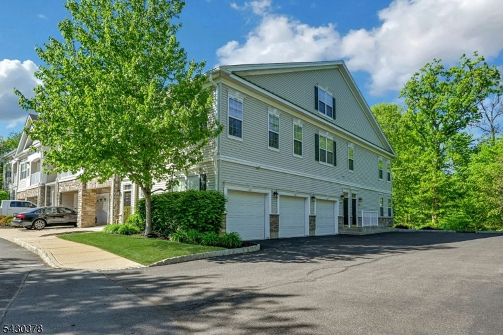 909 Brook Hollow Dr 909, Hanover Twp., NJ 07981