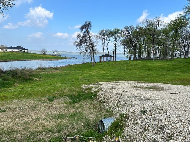 117 Diamond Point Drive, Corsicana, TX 75109