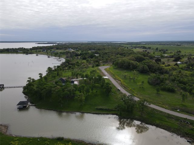 117 Diamond Point Drive, Corsicana, TX 75109