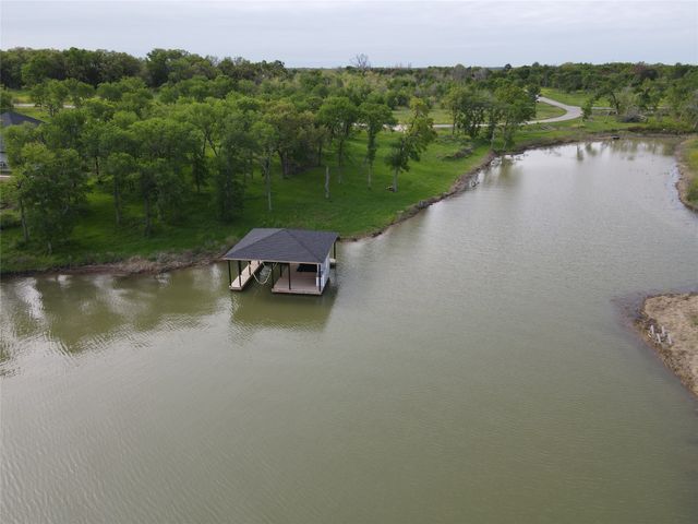 117 Diamond Point Drive, Corsicana, TX 75109