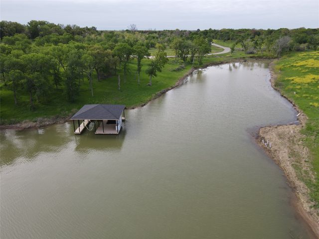 117 Diamond Point Drive, Corsicana, TX 75109