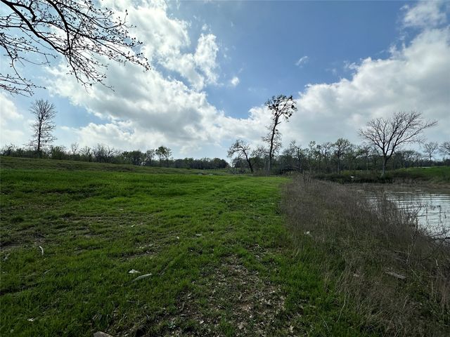 117 Diamond Point Drive, Corsicana, TX 75109