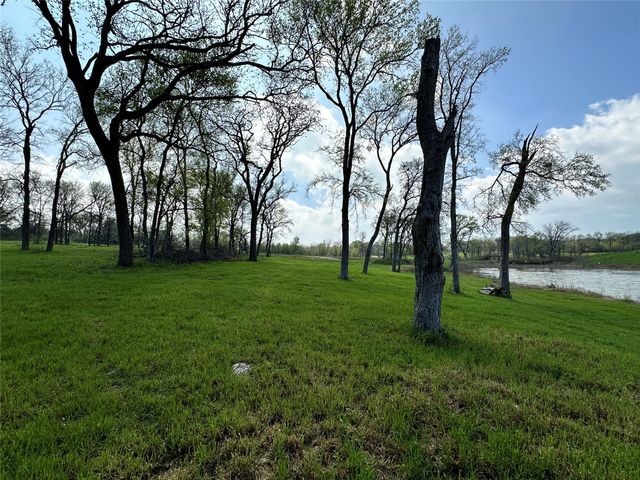 117 Diamond Point Drive, Corsicana, TX 75109