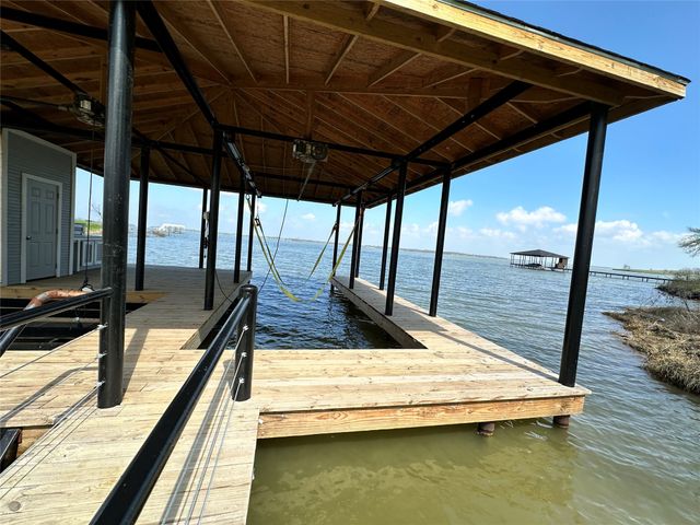 117 Diamond Point Drive, Corsicana, TX 75109