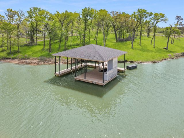 117 Diamond Point Drive, Corsicana, TX 75109